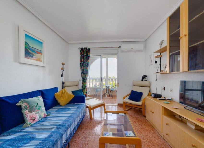 2 soveværelse Lejlighed til salg i Torrevieja med swimmingpool - € 129.969 (Ref: 9944519)