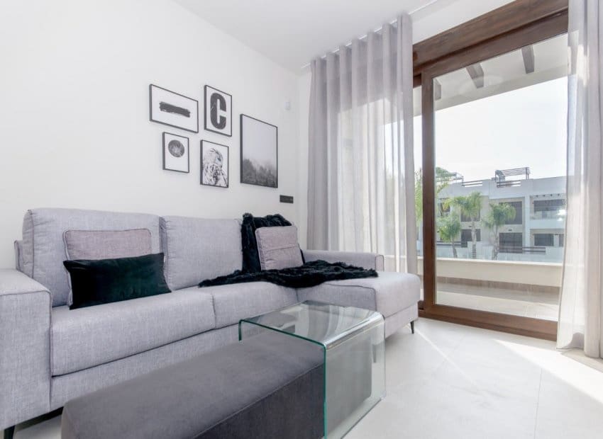 2 makuuhuone Huoneisto myytävänä paikassa Los Balcones mukana uima-altaan - 320 000 € (Ref: 9944524)
