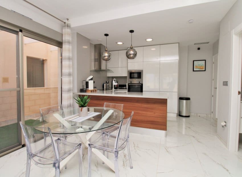 3 sypialnia Willa na sprzedaż w Villamartin z basenem - 375 000 € (Ref: 9946630)