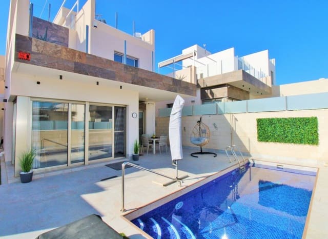 3 soveværelse Villa til salg i Villamartin, Orihuela med swimmingpool - € 375.000 (Ref: 9946630)