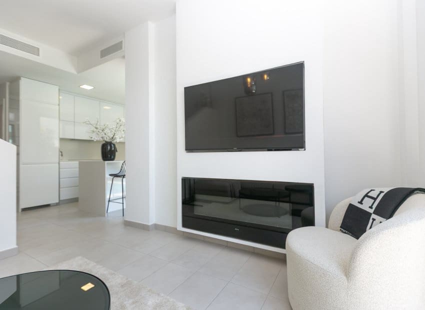 3 soveværelse Villa til salg i Villamartin med swimmingpool - € 369.000 (Ref: 9946632)