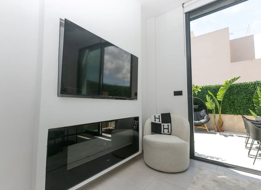 3 soveværelse Villa til salg i Villamartin med swimmingpool - € 369.000 (Ref: 9946632)
