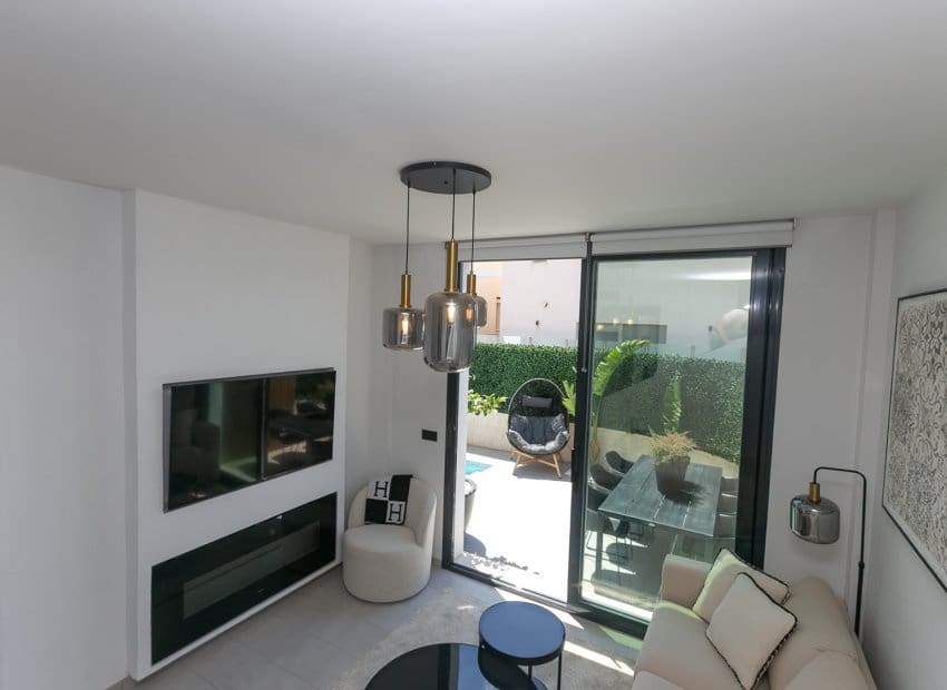 3 soveværelse Villa til salg i Villamartin med swimmingpool - € 369.000 (Ref: 9946632)