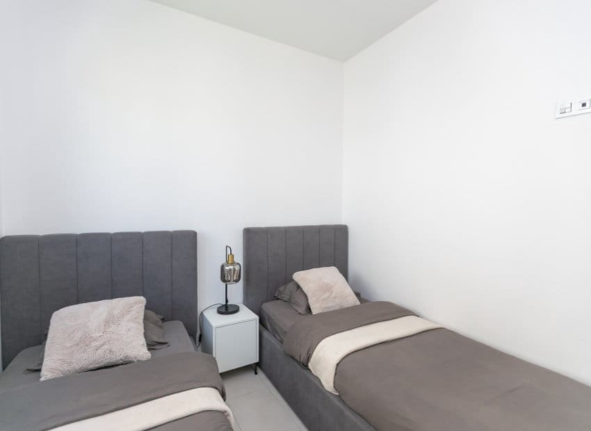 3 soveværelse Villa til salg i Villamartin med swimmingpool - € 369.000 (Ref: 9946632)