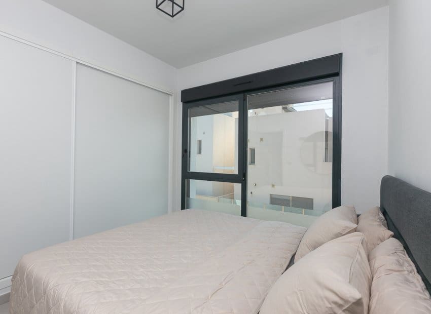 3 soveværelse Villa til salg i Villamartin med swimmingpool - € 369.000 (Ref: 9946632)