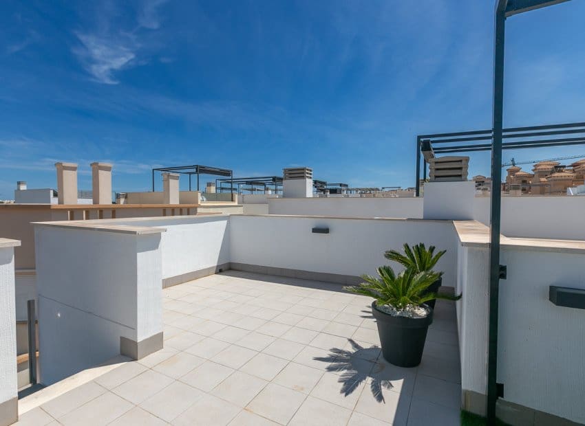 3 soveværelse Villa til salg i Villamartin med swimmingpool - € 369.000 (Ref: 9946632)