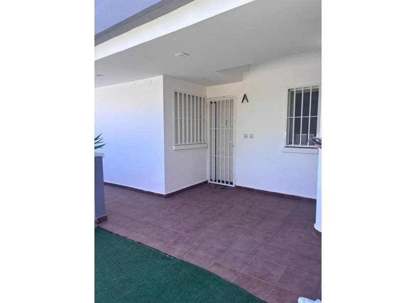 2 bedroom Apartment for sale in Orihuela with pool - € 180,000 (Ref: 9946637)