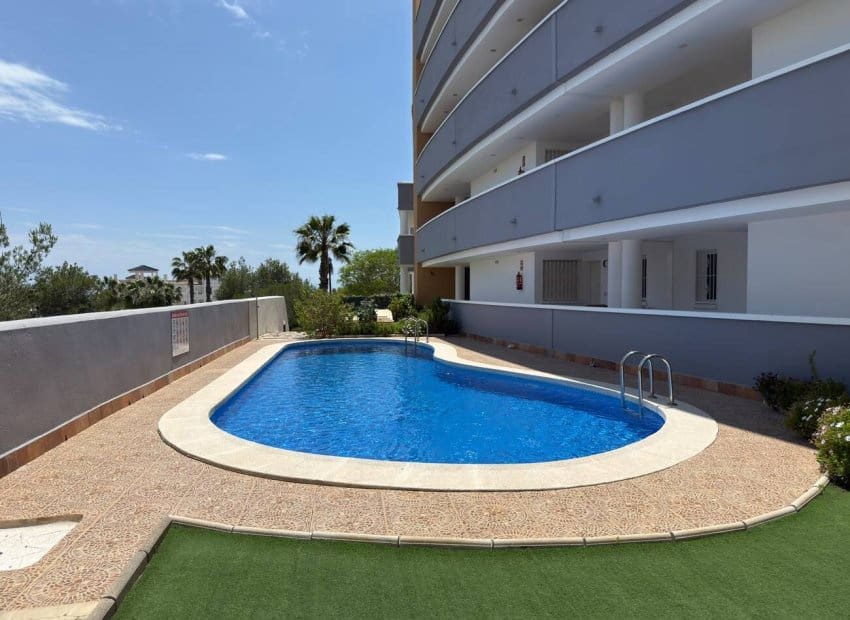 2 bedroom Apartment for sale in Orihuela with pool - € 180,000 (Ref: 9946637)