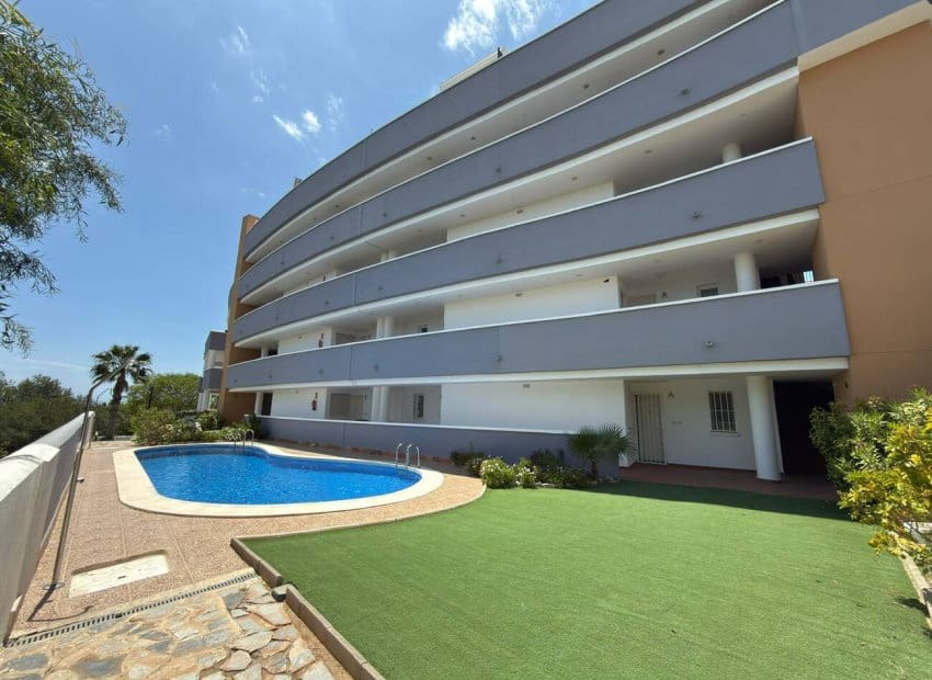 2 bedroom Apartment for sale in Orihuela with pool - € 180,000 (Ref: 9946637)