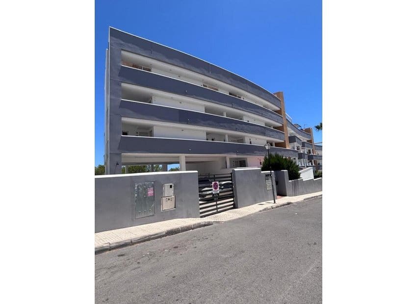 2 bedroom Apartment for sale in Orihuela with pool - € 180,000 (Ref: 9946637)