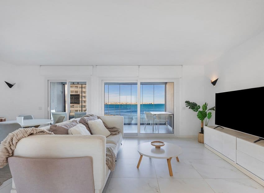 2 quarto Apartamento para venda em Punta Prima - 765 000 € (Ref: 9950078)