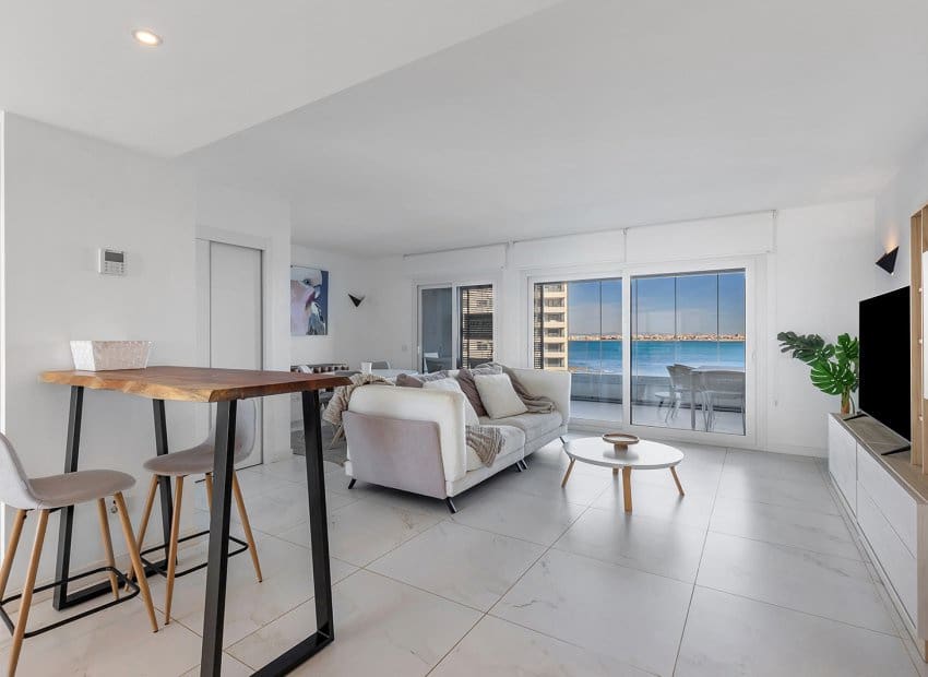 2 quarto Apartamento para venda em Punta Prima - 765 000 € (Ref: 9950078)