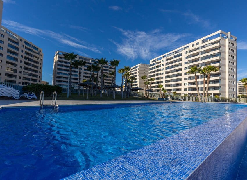 2 quarto Apartamento para venda em Punta Prima - 765 000 € (Ref: 9950078)