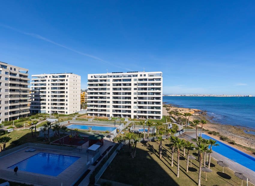 2 quarto Apartamento para venda em Punta Prima - 765 000 € (Ref: 9950078)