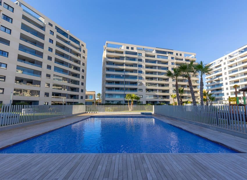 2 quarto Apartamento para venda em Punta Prima - 765 000 € (Ref: 9950078)