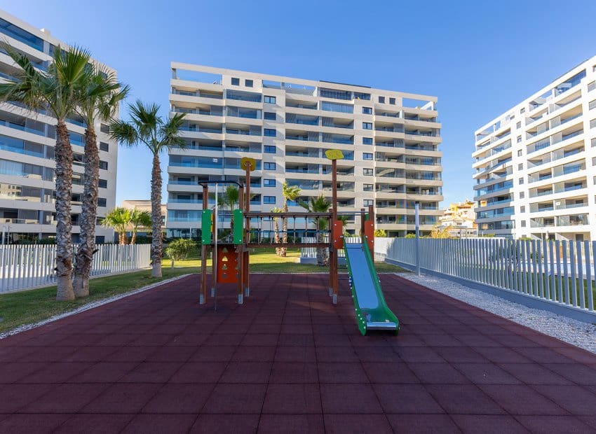 2 quarto Apartamento para venda em Punta Prima - 765 000 € (Ref: 9950078)