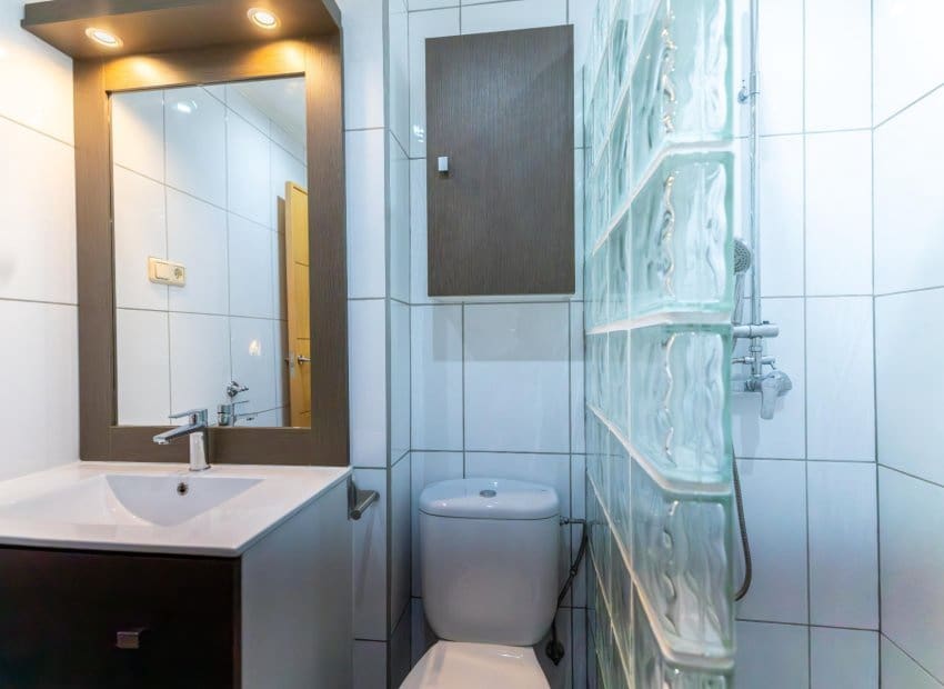 1 Zimmer Apartment zu verkaufen in Torrevieja mit Pool - 132.000 € (Ref: 9950079)