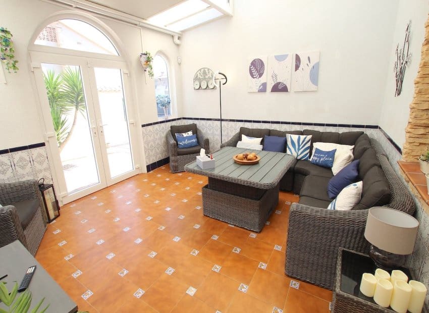3 bedroom Villa for sale in Formentera del Segura with pool - € 425,000 (Ref: 9950080)