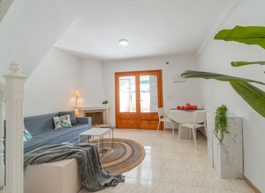 2 sovrum Lägenhet till salu i El Chaparral med pool - 139 000 € (Ref: 9950081)