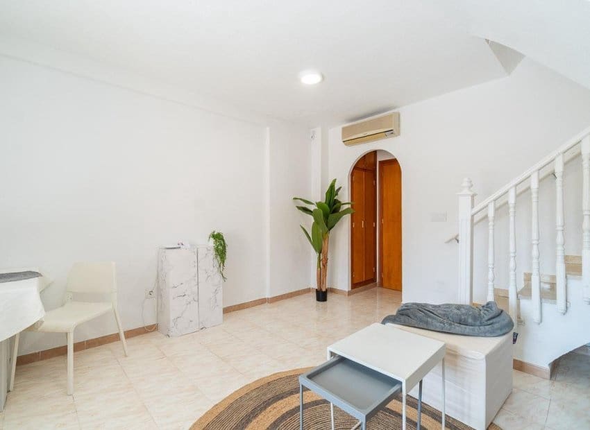 2 sovrum Lägenhet till salu i El Chaparral med pool - 139 000 € (Ref: 9950081)