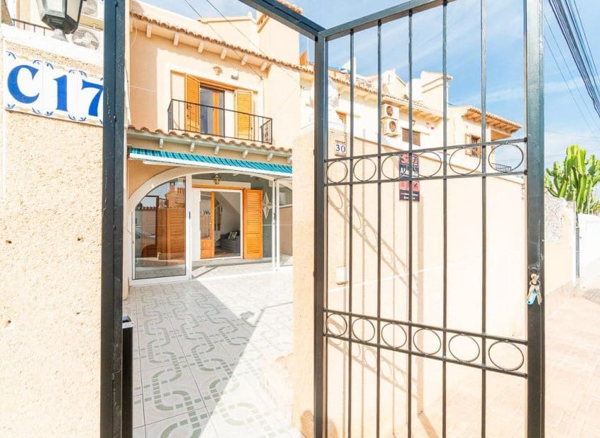 2 sovrum Lägenhet till salu i El Chaparral med pool - 139 000 € (Ref: 9950081)