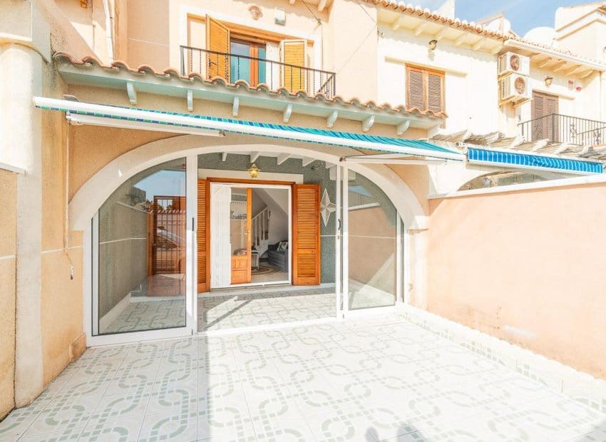 2 sovrum Lägenhet till salu i El Chaparral med pool - 139 000 € (Ref: 9950081)