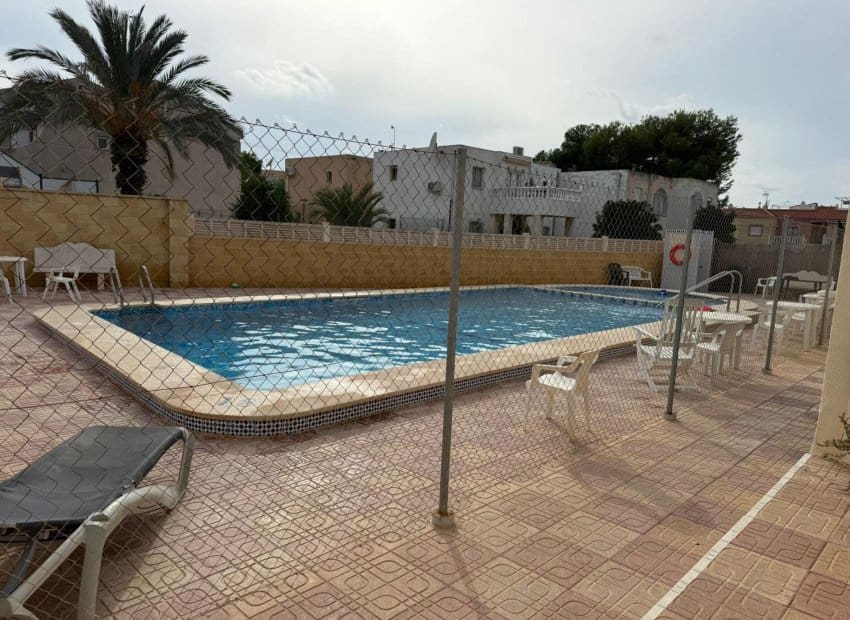2 sovrum Lägenhet till salu i El Chaparral med pool - 139 000 € (Ref: 9950081)
