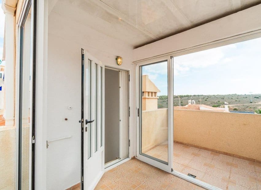 2 sovrum Lägenhet till salu i El Chaparral med pool - 139 000 € (Ref: 9950081)