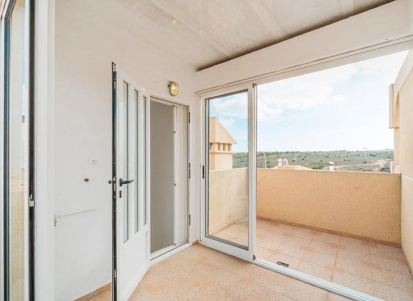 2 sovrum Lägenhet till salu i El Chaparral med pool - 139 000 € (Ref: 9950081)
