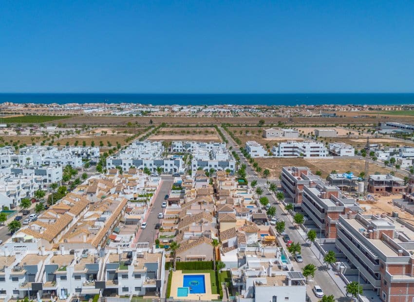 2 bedroom Apartment for sale in Pilar de la Horadada with pool - € 195,000 (Ref: 9953098)
