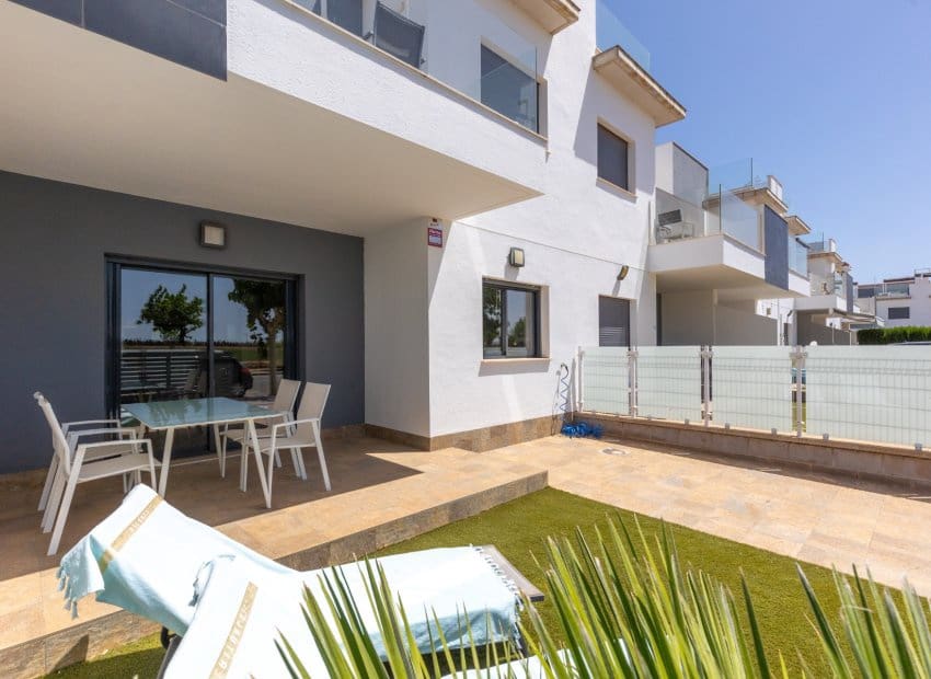 2 bedroom Apartment for sale in Pilar de la Horadada with pool - € 195,000 (Ref: 9953098)