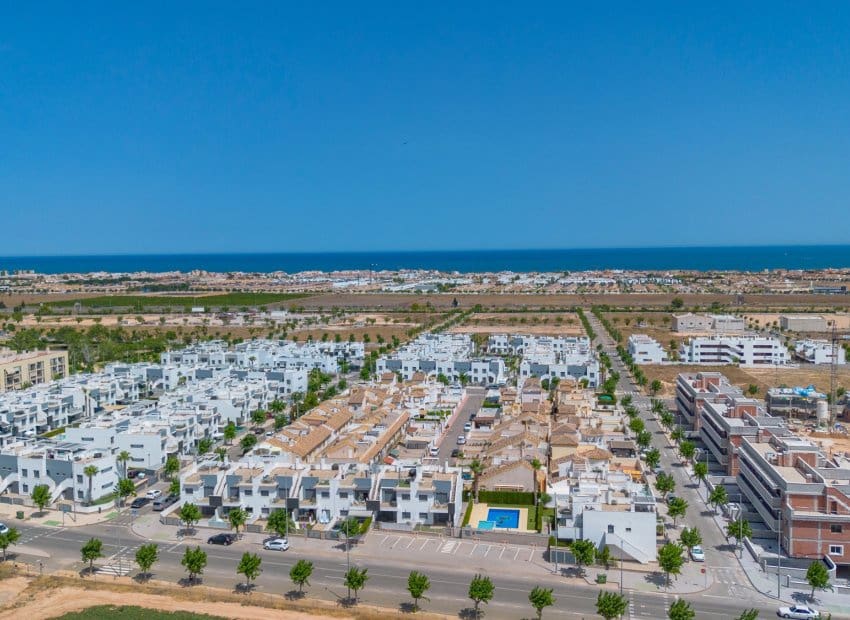 2 bedroom Apartment for sale in Pilar de la Horadada with pool - € 195,000 (Ref: 9953098)