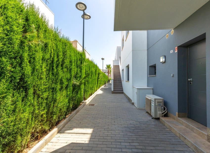 2 bedroom Apartment for sale in Pilar de la Horadada with pool - € 195,000 (Ref: 9953098)