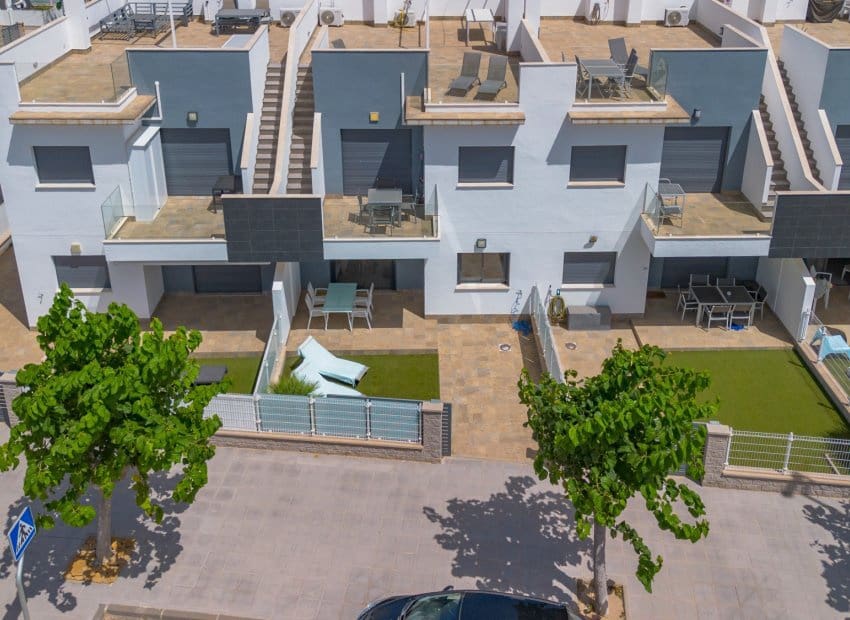 2 bedroom Apartment for sale in Pilar de la Horadada with pool - € 195,000 (Ref: 9953098)