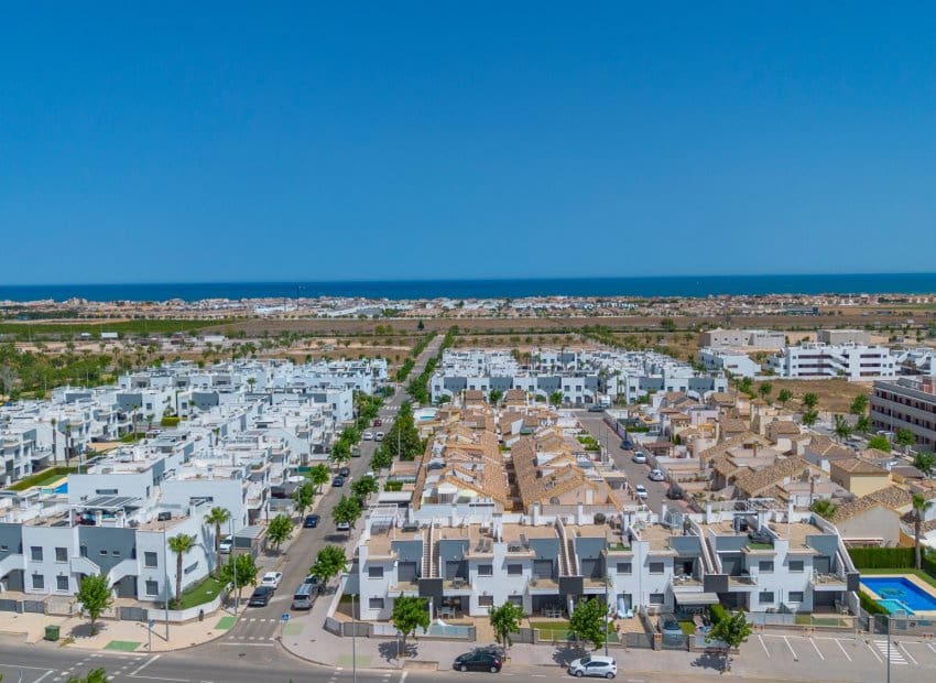 2 bedroom Apartment for sale in Pilar de la Horadada with pool - € 195,000 (Ref: 9953098)