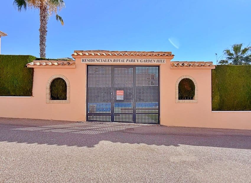 4 soverom Villa til salgs i Orihuela Costa - € 379 000 (Ref: 9953099)