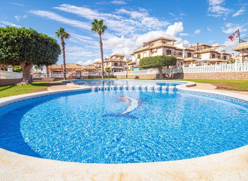 2 sypialnia Dom na sprzedaż w La Zenia z basenem - 179 900 € (Ref: 9953102)