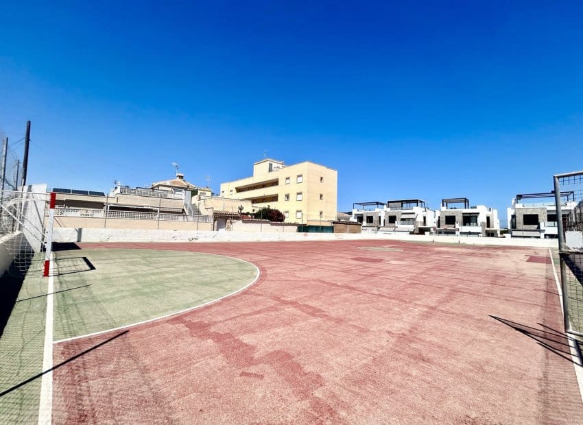2 bedroom Apartment for sale in Orihuela Costa with pool - € 159,900 (Ref: 9956077)