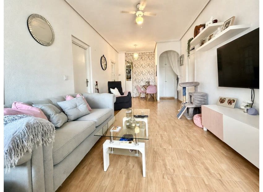 2 bedroom Apartment for sale in Orihuela Costa with pool - € 159,900 (Ref: 9956077)