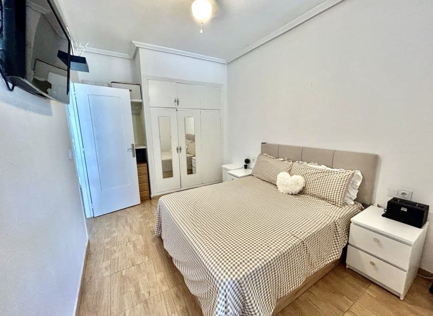 2 bedroom Apartment for sale in Orihuela Costa with pool - € 159,900 (Ref: 9956077)