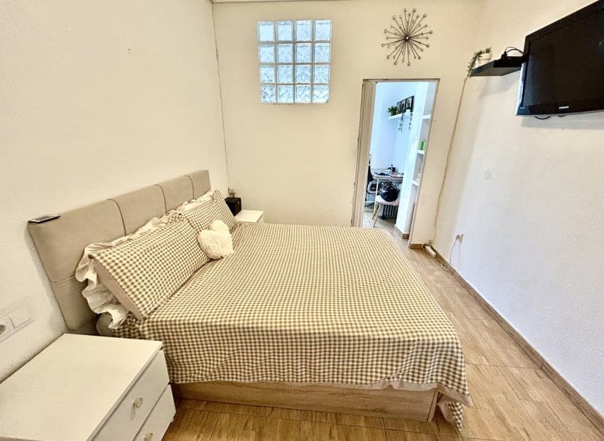 2 bedroom Apartment for sale in Orihuela Costa with pool - € 159,900 (Ref: 9956077)