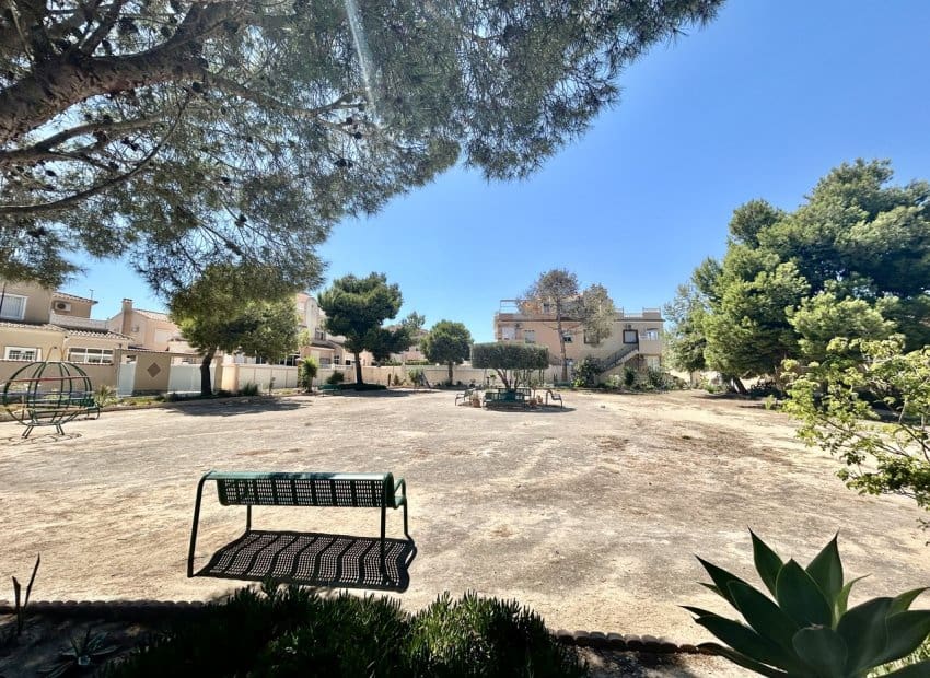 2 bedroom Apartment for sale in Orihuela Costa with pool - € 159,900 (Ref: 9956077)
