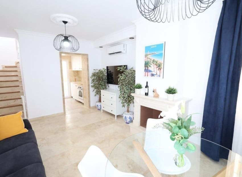 3 makuuhuone Huvila myytävänä paikassa Orihuela Costa mukana uima-altaan - 250 000 € (Ref: 9956079)