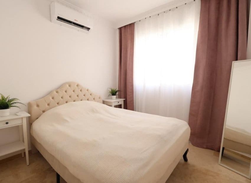 3 makuuhuone Huvila myytävänä paikassa Orihuela Costa mukana uima-altaan - 250 000 € (Ref: 9956079)