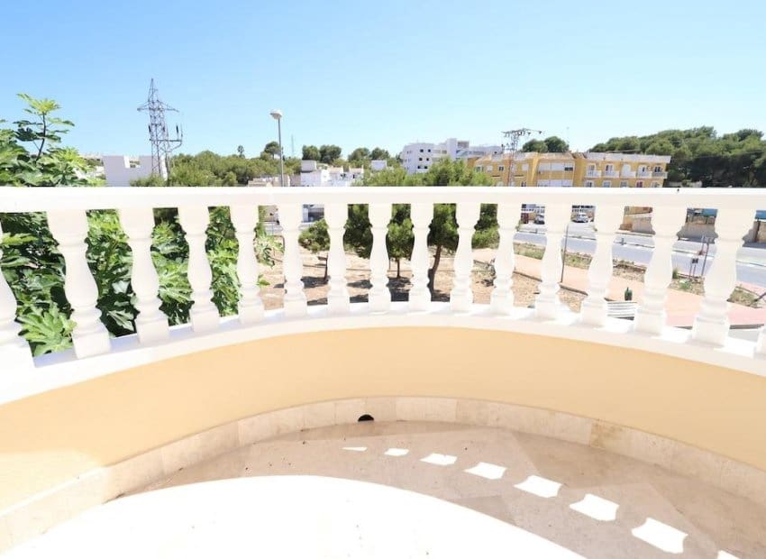 3 makuuhuone Huvila myytävänä paikassa Orihuela Costa mukana uima-altaan - 250 000 € (Ref: 9956079)