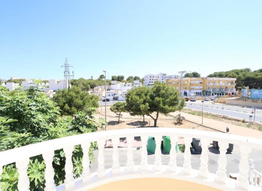 3 makuuhuone Huvila myytävänä paikassa Orihuela Costa mukana uima-altaan - 250 000 € (Ref: 9956079)