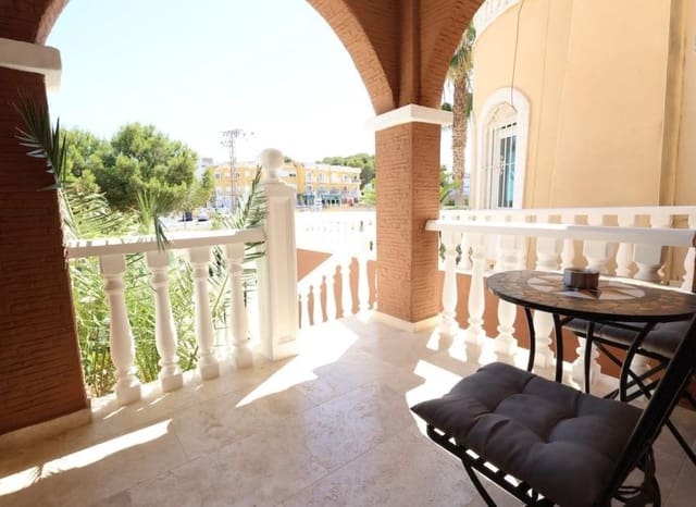3 slaapkamer Villa te koop in Las Filipinas met zwembad - € 250.000 (Ref: 9956079)