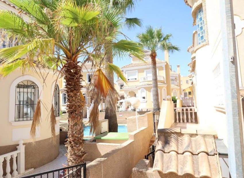 3 makuuhuone Huvila myytävänä paikassa Orihuela Costa mukana uima-altaan - 250 000 € (Ref: 9956079)