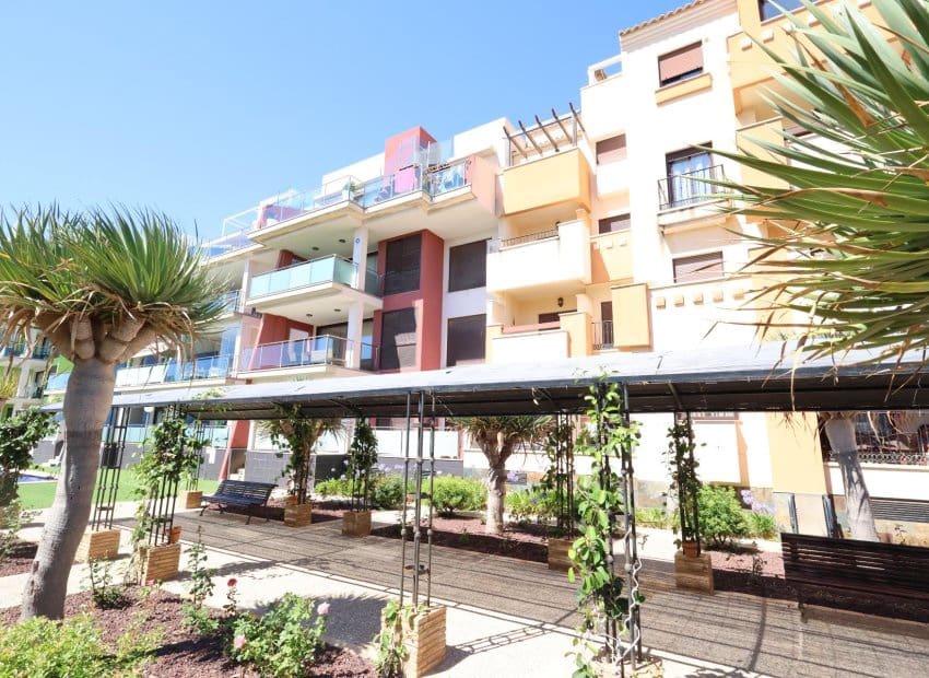 Apartamento de 2 habitaciones en Orihuela Costa en venta con piscina - 220.000 € (Ref: 9956080)