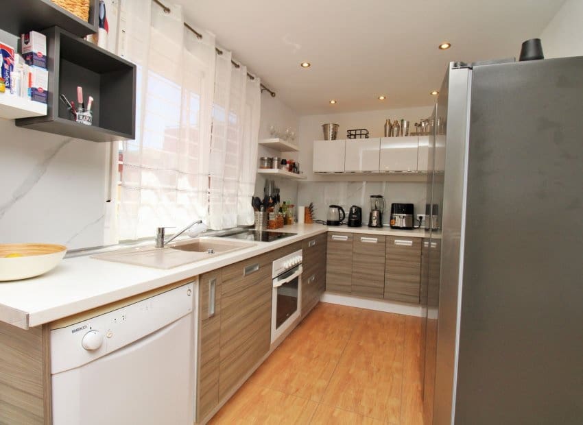 3 makuuhuone Omakotitalo myytävänä paikassa Villamartin mukana uima-altaan - 269 000 € (Ref: 9956244)